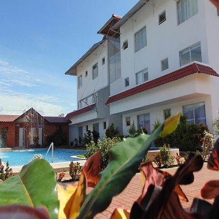 Hotel Yurak Archidona ภายนอก รูปภาพ