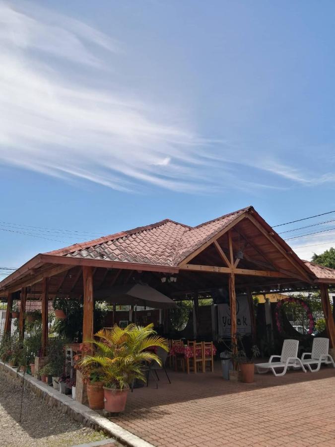 Hotel Yurak Archidona ภายนอก รูปภาพ