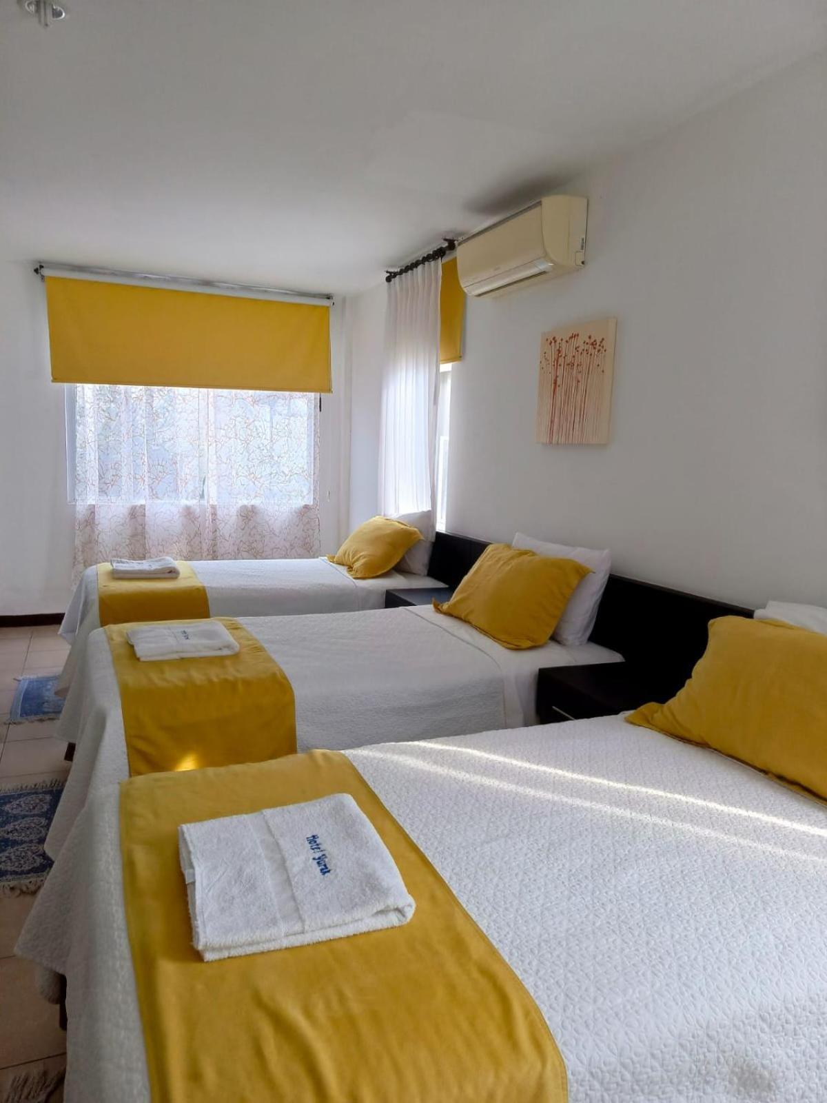 Hotel Yurak Archidona ภายนอก รูปภาพ