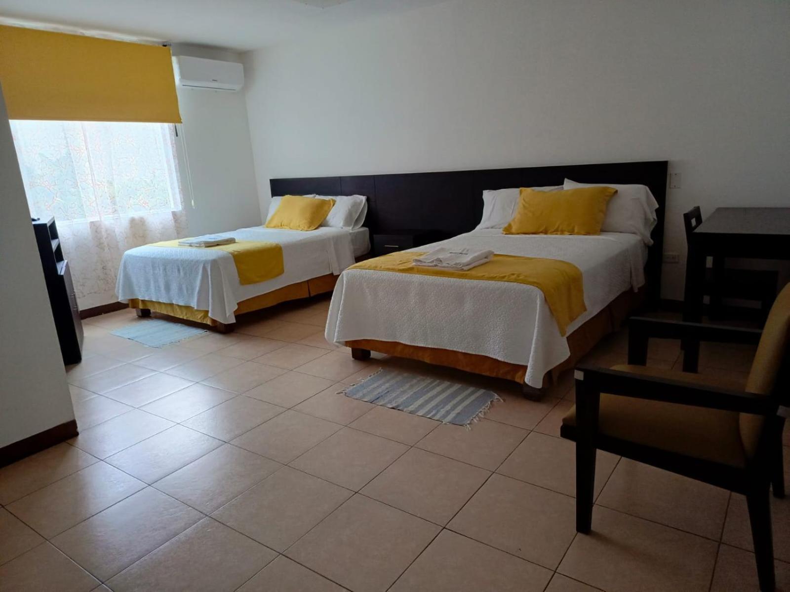 Hotel Yurak Archidona ภายนอก รูปภาพ