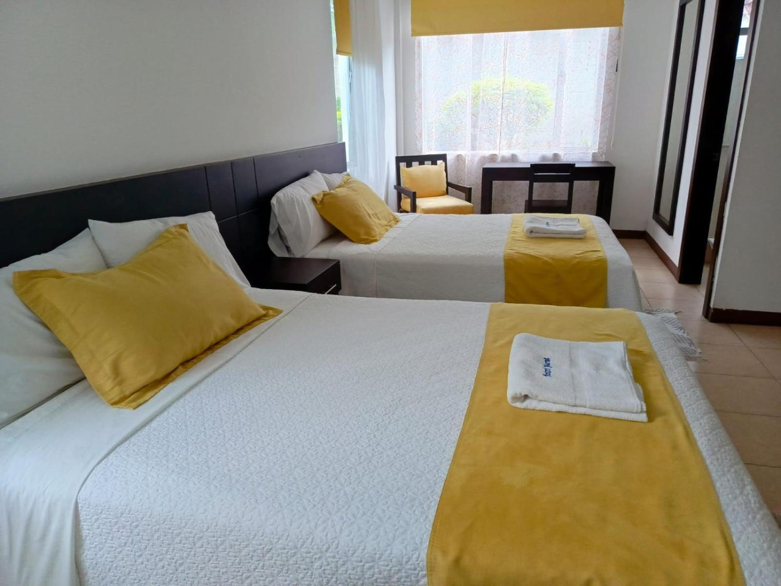 Hotel Yurak Archidona ภายนอก รูปภาพ