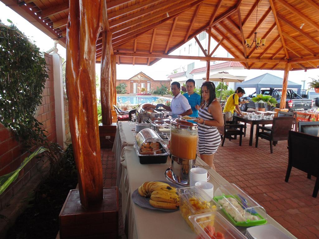 Hotel Yurak Archidona ภายนอก รูปภาพ