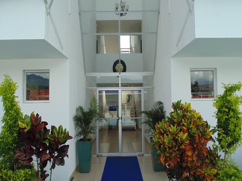 Hotel Yurak Archidona ภายนอก รูปภาพ