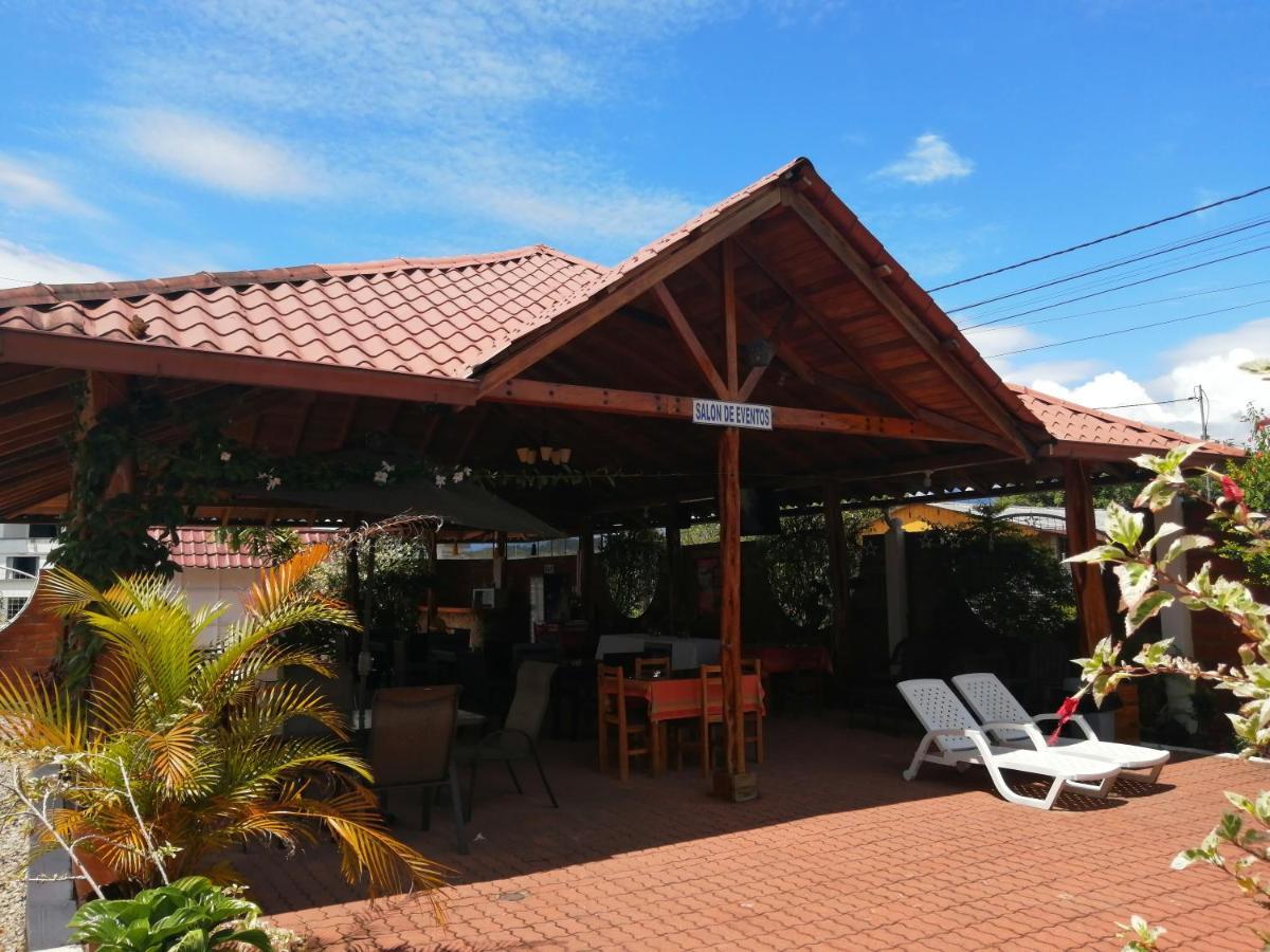 Hotel Yurak Archidona ภายนอก รูปภาพ