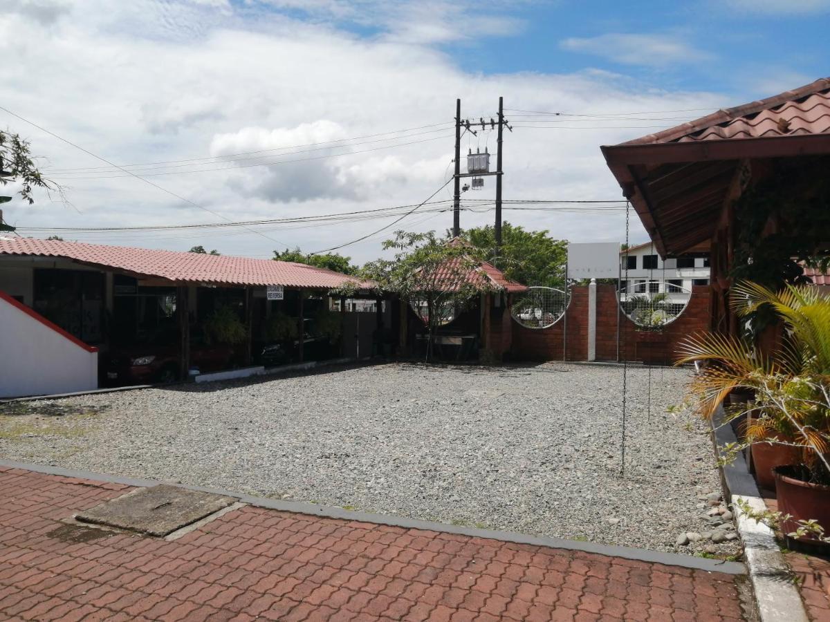Hotel Yurak Archidona ภายนอก รูปภาพ